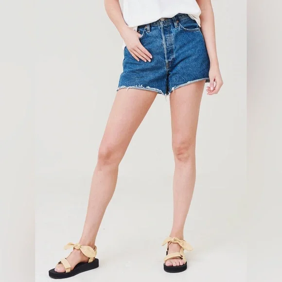 RE/DONE Denim 90s Crop Low Slung Button Fly Boyfriend Short Bleu Mere Blue Sz 30 - Picture 1 of 13